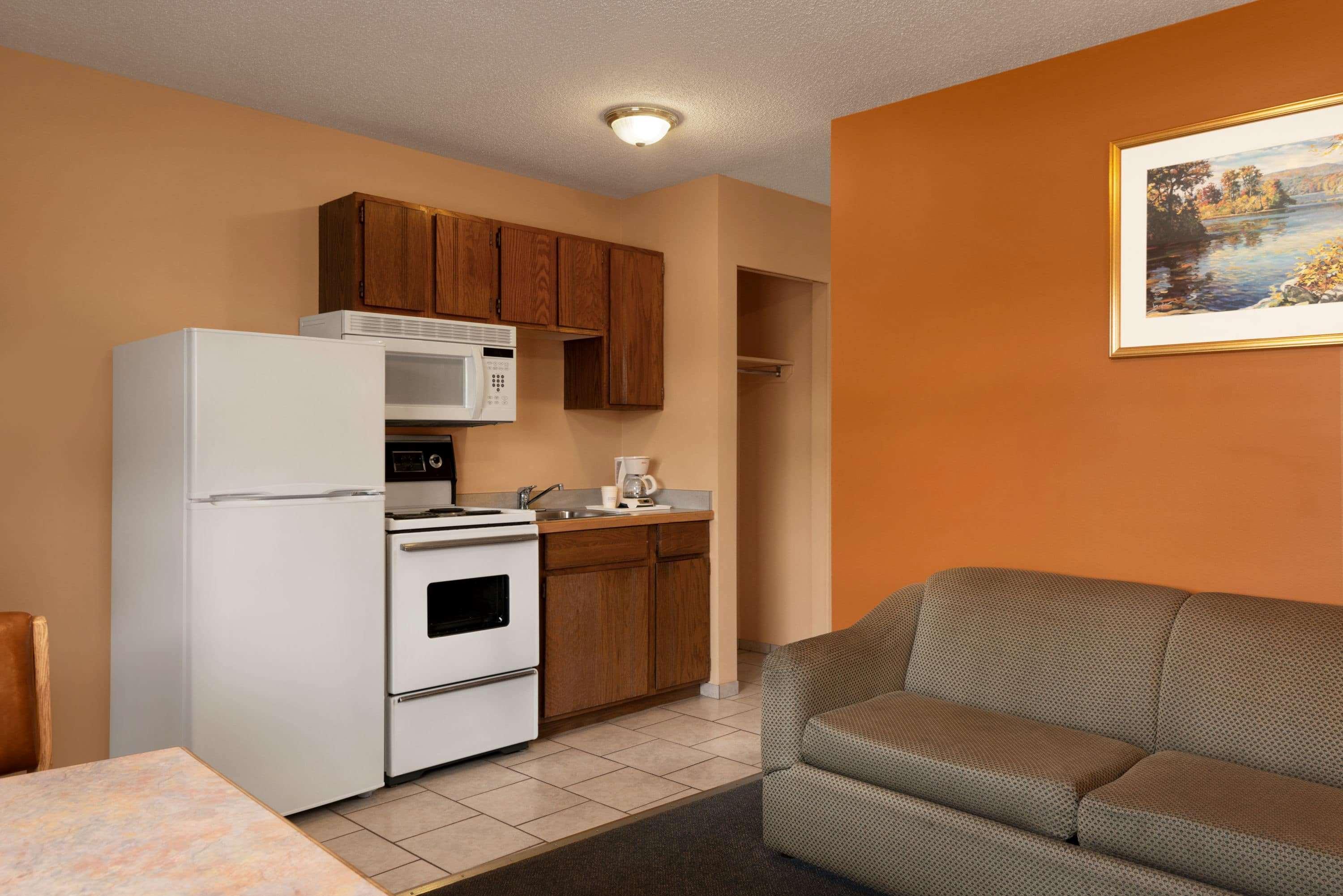 Travelodge By Wyndham Quesnel Bc Bagian luar foto