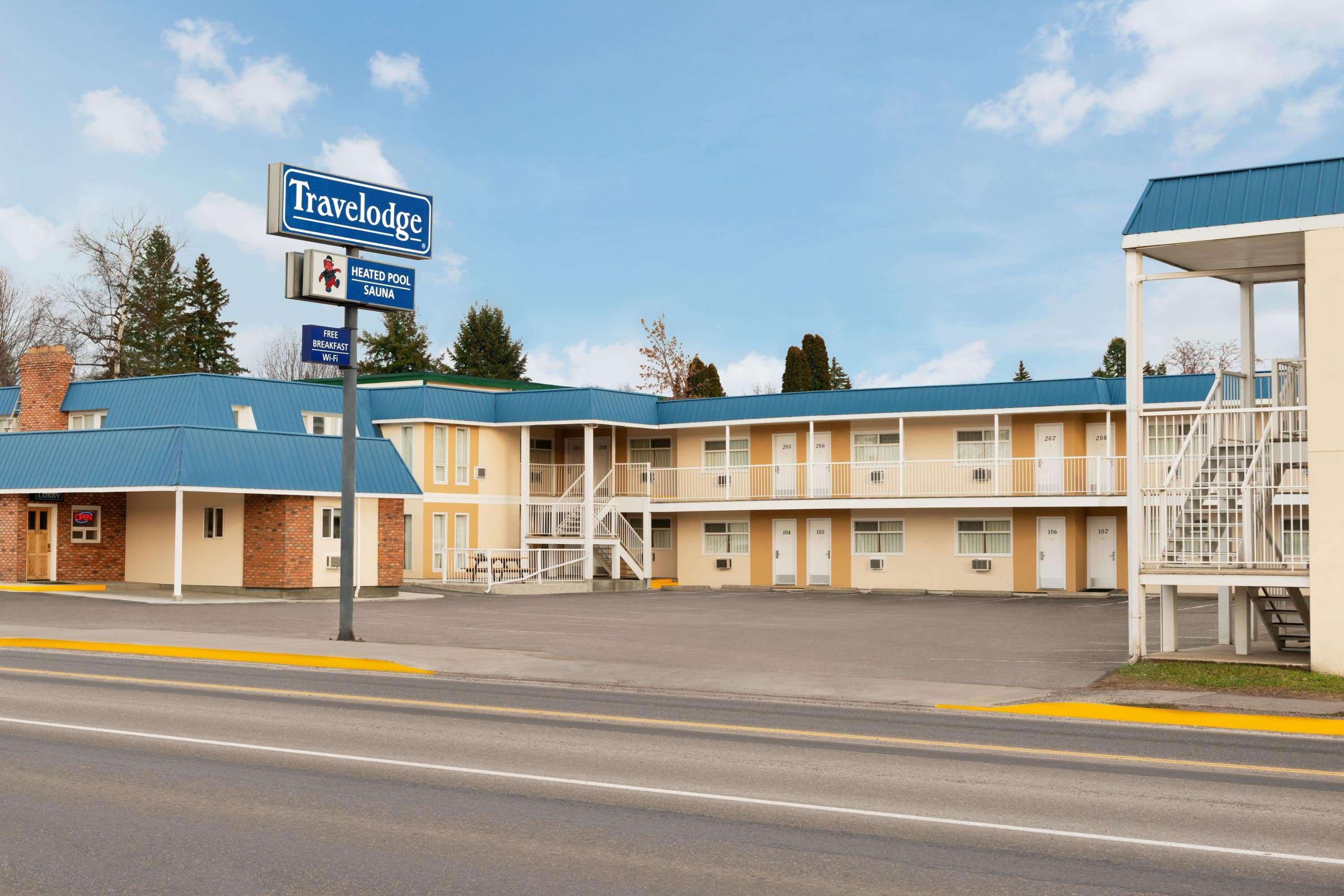 Travelodge By Wyndham Quesnel Bc Bagian luar foto